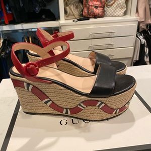 —- SOLD —-Gucci Spadrilles